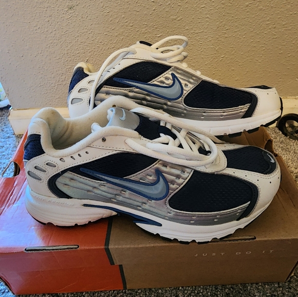 New Womens Nike Dart 3 plus size 6.5 - Picture 2 of 7